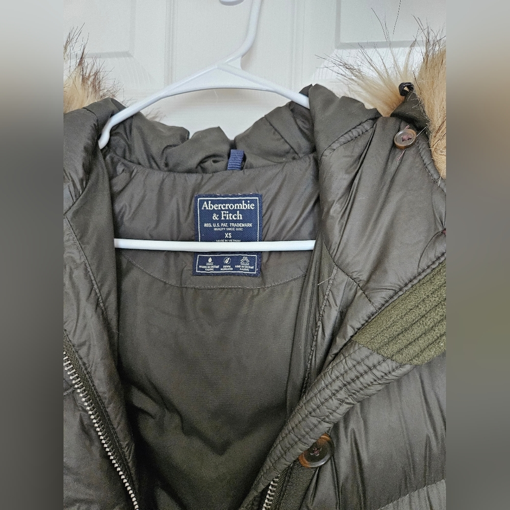 Abercrombie & Fitch Puffer Coat - Picture 5 of 5